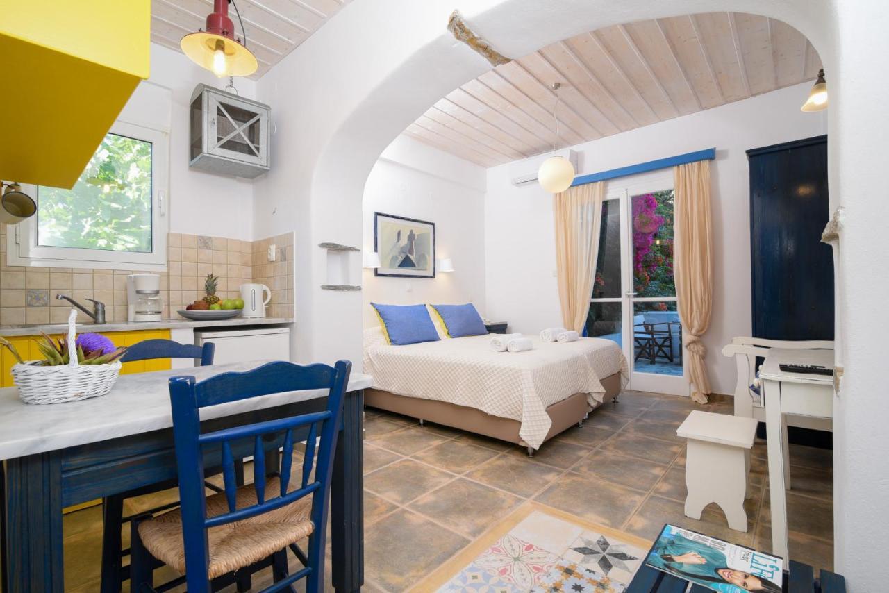 Golden Beach Studios & Suites Tínos Eksteriør billede